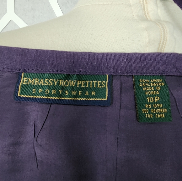 Plum Purple knee-length pencil skirt for business, casual, or cocktail. Sz. 10P - Picture 3 of 7